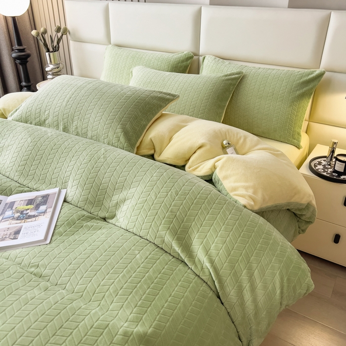 91家纺网 家纺一手货源 找家纺 印季家纺 2025新款立体剪花麦穗牛奶绒四件套 草绿-亮黄