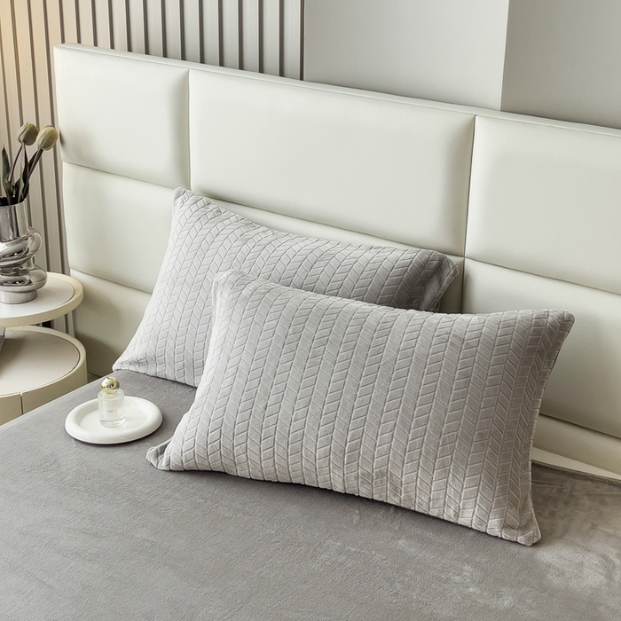 91家纺网 家纺一手货源 找家纺 印季家纺 2025新款立体剪花麦穗牛奶绒四件套 高级灰