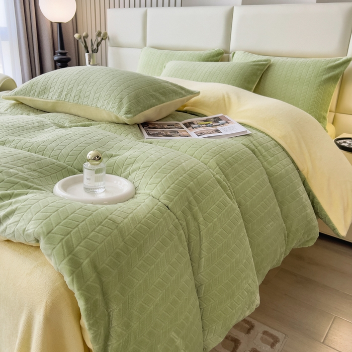 91家纺网 家纺一手货源 找家纺 印季家纺 2025新款立体剪花麦穗牛奶绒四件套 草绿-亮黄