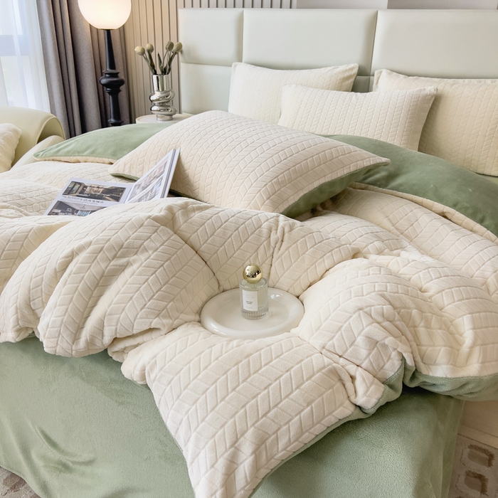 91家纺网 家纺一手货源 找家纺 印季家纺 2025新款立体剪花麦穗牛奶绒四件套 奶白-草绿