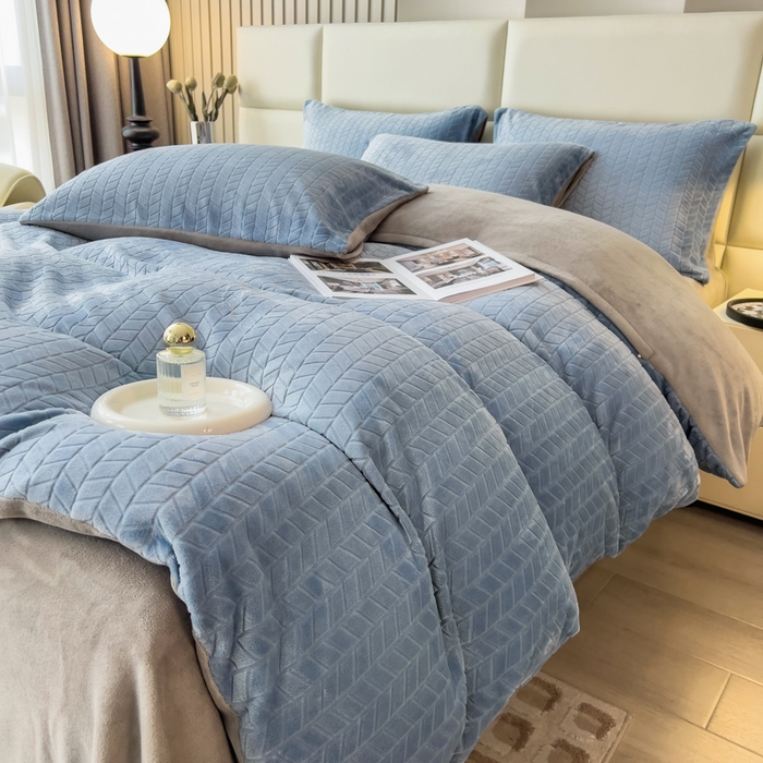 91家纺网 家纺一手货源 找家纺 印季家纺 2025新款立体剪花麦穗牛奶绒四件套 蓝灰-灰