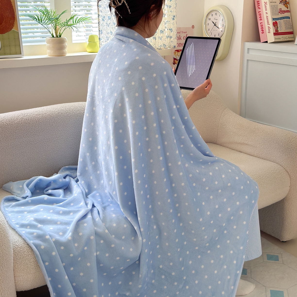 91家纺网 家纺一手货源 找家纺 沐芷 2025 A类牛奶绒毛毯印花盖毯毛毯午休毯卡通多功能沙发毯空调毯 提供买家秀（下载文件包，包含买家秀） 【绒】爱情蓝波点