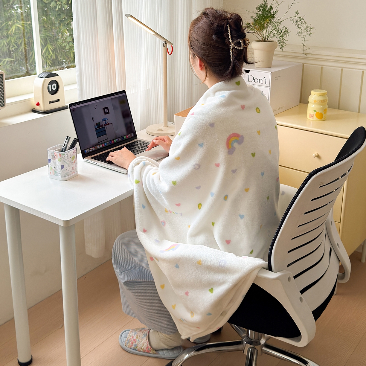 91家纺网 家纺一手货源 找家纺 沐芷 2025 A类牛奶绒毛毯印花盖毯毛毯午休毯卡通多功能沙发毯空调毯 提供买家秀（下载文件包，包含买家秀） 【绒】彩虹爱心