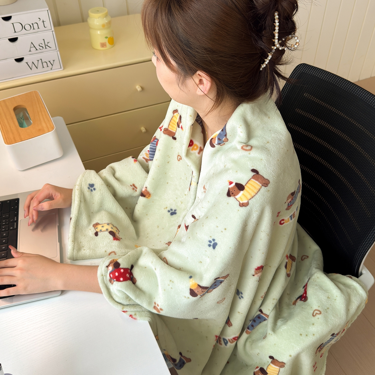 91家纺网 家纺一手货源 找家纺 沐芷 2025 A类牛奶绒毛毯印花盖毯毛毯午休毯卡通多功能沙发毯空调毯 提供买家秀（下载文件包，包含买家秀） 【绒】绿色腊肠狗