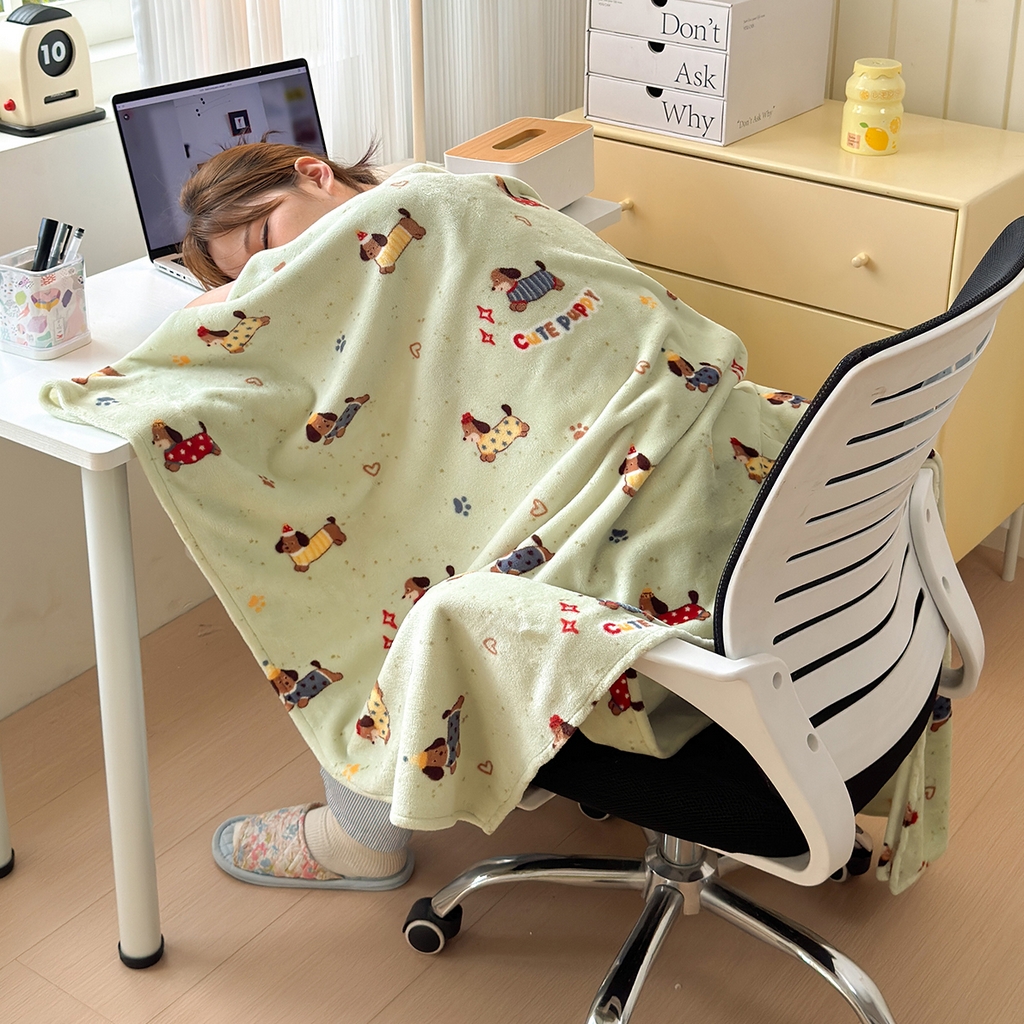 91家纺网 家纺一手货源 找家纺 沐芷 2025 A类牛奶绒毛毯印花盖毯毛毯午休毯卡通多功能沙发毯空调毯 提供买家秀（下载文件包，包含买家秀） 【绒】绿色腊肠狗