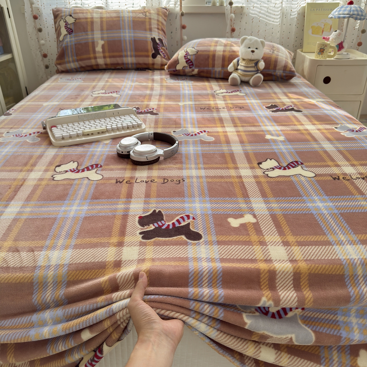 91家纺网 家纺一手货源 找家纺 沐芷 2025 A类牛奶绒床单高克重加厚床单单件加绒床单三件套珊瑚绒 提供买家秀（下载文件包，包含买家秀） 【绒】围脖咖咖