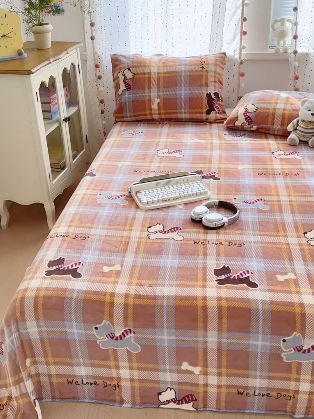 91家纺网 家纺一手货源 找家纺 沐芷 2025 A类牛奶绒床单高克重加厚床单单件加绒床单三件套珊瑚绒 提供买家秀（下载文件包，包含买家秀） 【绒】围脖咖咖