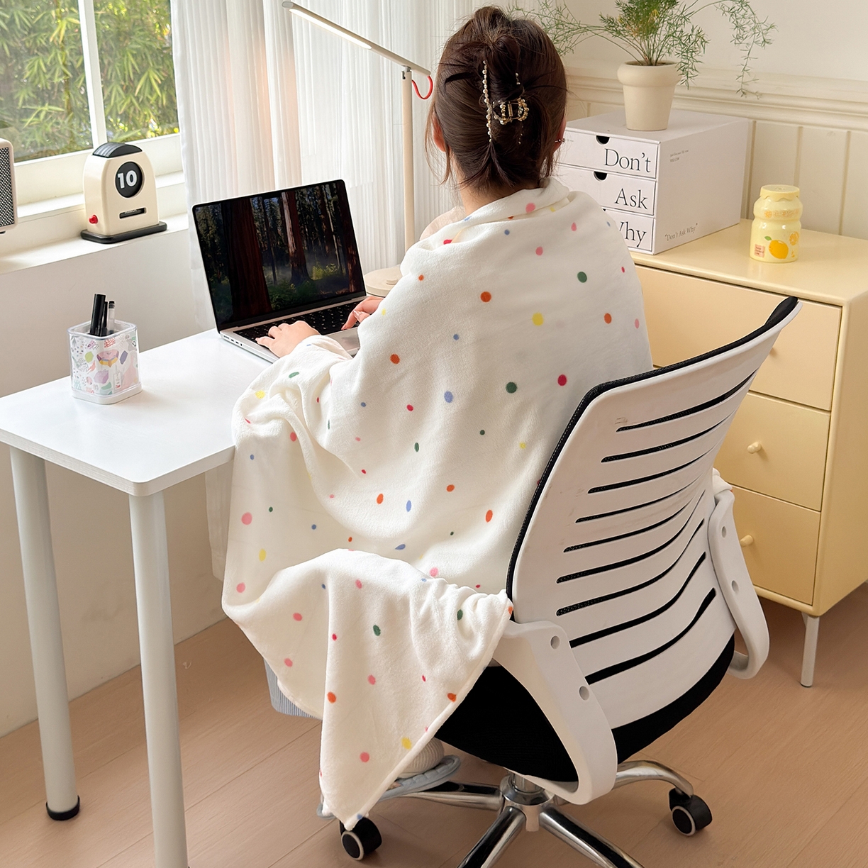 91家纺网 家纺一手货源 找家纺 沐芷 2025 A类牛奶绒毛毯印花盖毯毛毯午休毯卡通多功能沙发毯空调毯 提供买家秀（下载文件包，包含买家秀） 【绒】彩色波点