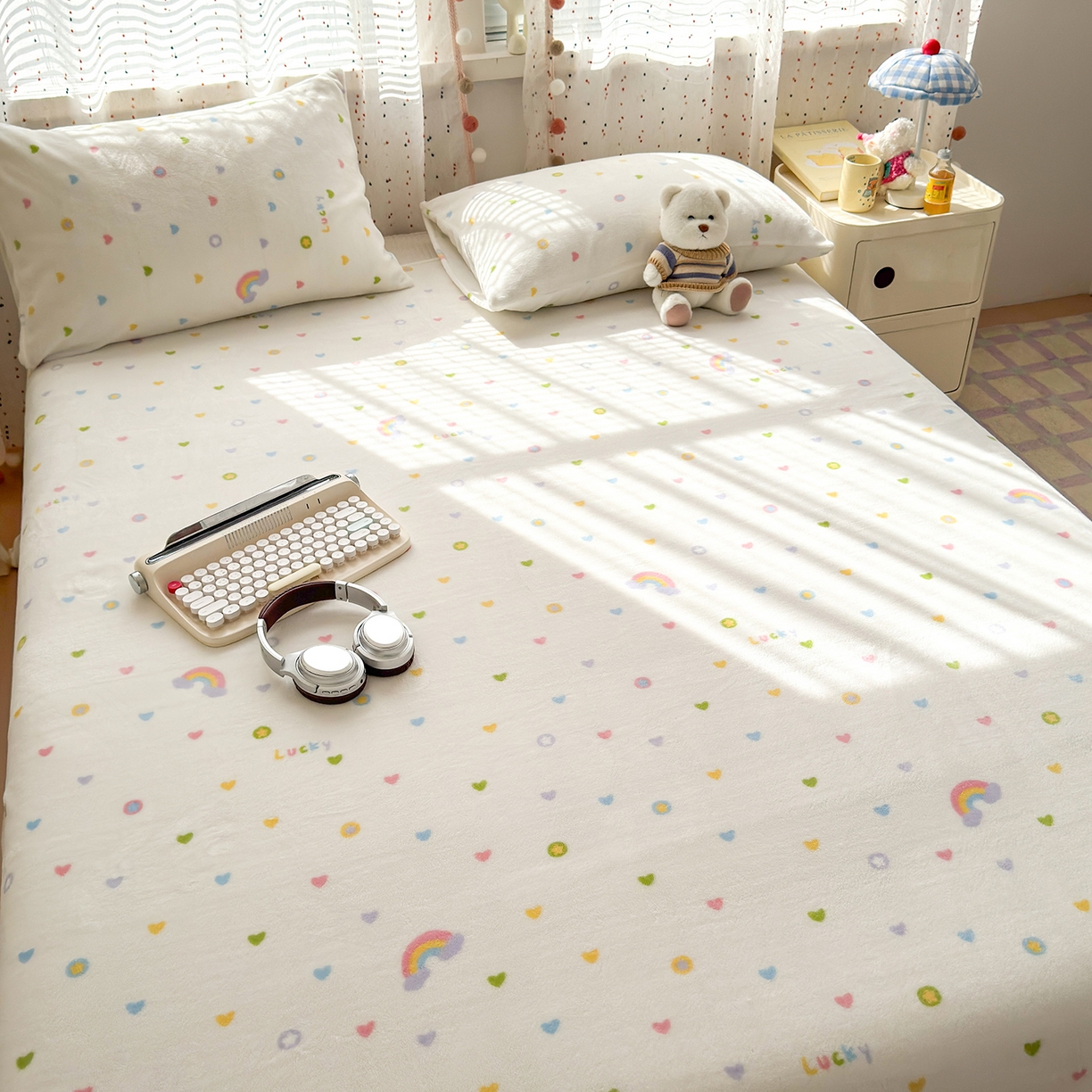 91家纺网 家纺一手货源 找家纺 沐芷 2025 A类牛奶绒床单高克重加厚床单单件加绒床单三件套珊瑚绒 提供买家秀（下载文件包，包含买家秀） 【绒】彩虹爱心