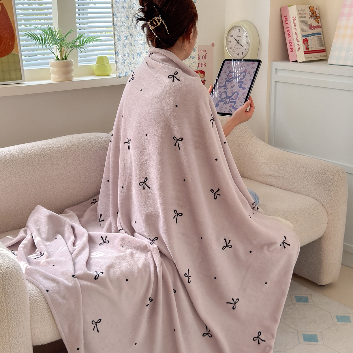 91家纺网 家纺一手货源 找家纺 沐芷 2025 A类牛奶绒毛毯印花盖毯毛毯午休毯卡通多功能沙发毯空调毯 提供买家秀（下载文件包，包含买家秀） 【绒】小蝴蝶结紫