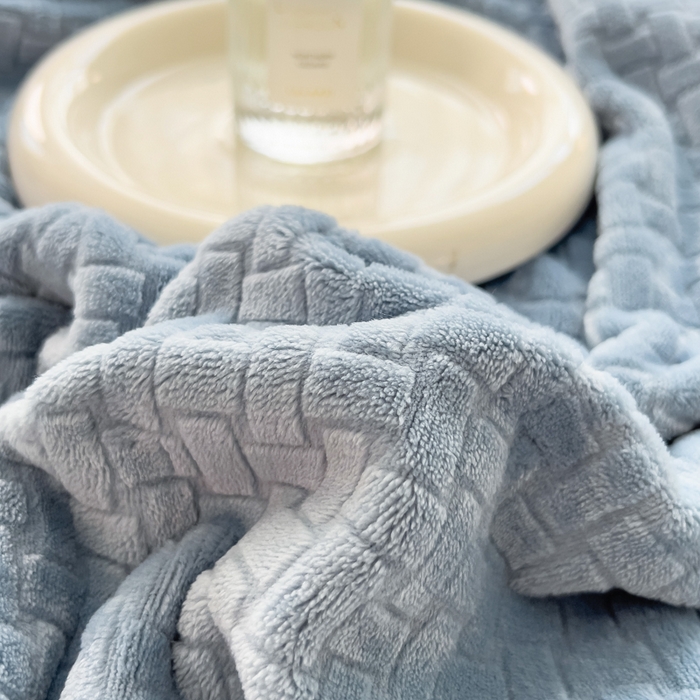 91家纺网 家纺一手货源 找家纺 （总）印季家纺 2025新款立体剪花十字结牛奶绒四件套