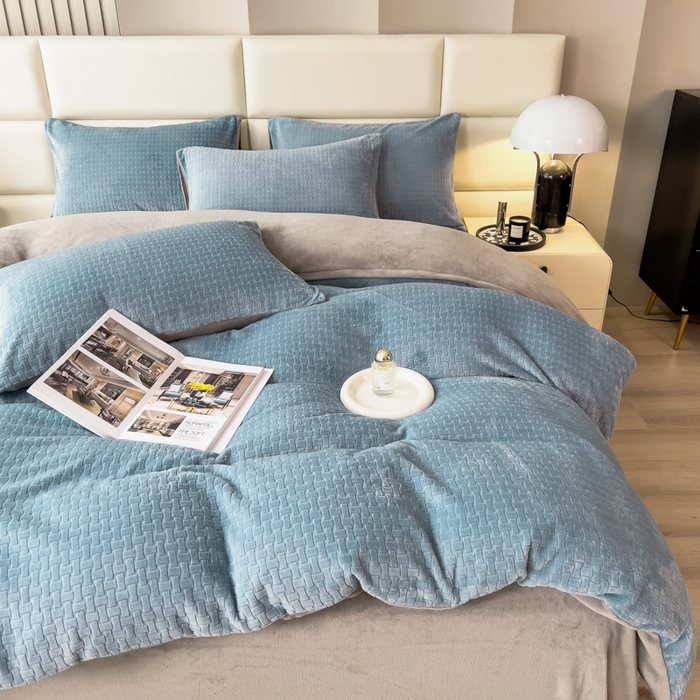 91家纺网 家纺一手货源 找家纺 印季家纺 2025新款立体剪花十字结牛奶绒四件套 蓝灰-灰