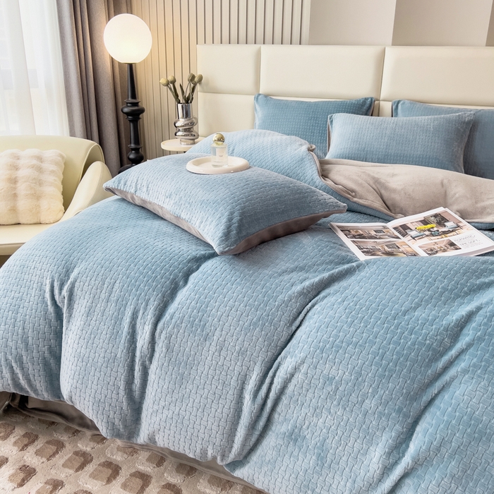 91家纺网 家纺一手货源 找家纺 印季家纺 2025新款立体剪花十字结牛奶绒四件套 蓝灰-灰