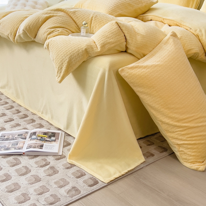 91家纺网 家纺一手货源 找家纺 印季家纺 2025新款立体剪花十字结牛奶绒四件套 亮黄