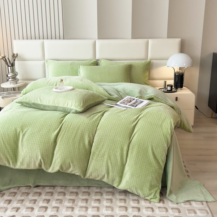 91家纺网 家纺一手货源 找家纺 印季家纺 2025新款立体剪花十字结牛奶绒四件套 草绿