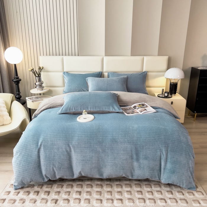 91家纺网 家纺一手货源 找家纺 印季家纺 2025新款立体剪花十字结牛奶绒四件套 蓝灰-灰