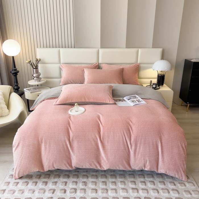 91家纺网 家纺一手货源 找家纺 印季家纺 2025新款立体剪花十字结牛奶绒四件套 豆沙-灰