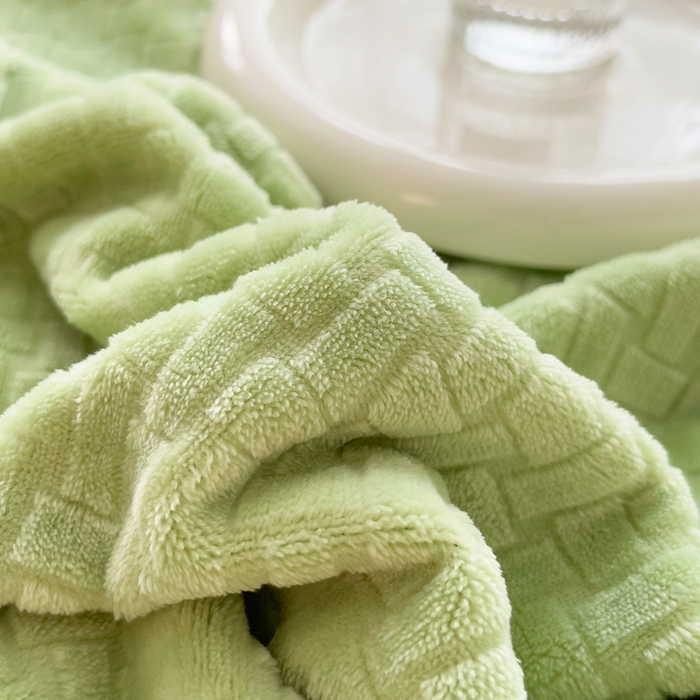 91家纺网 家纺一手货源 找家纺 印季家纺 2025新款立体剪花十字结牛奶绒四件套 草绿