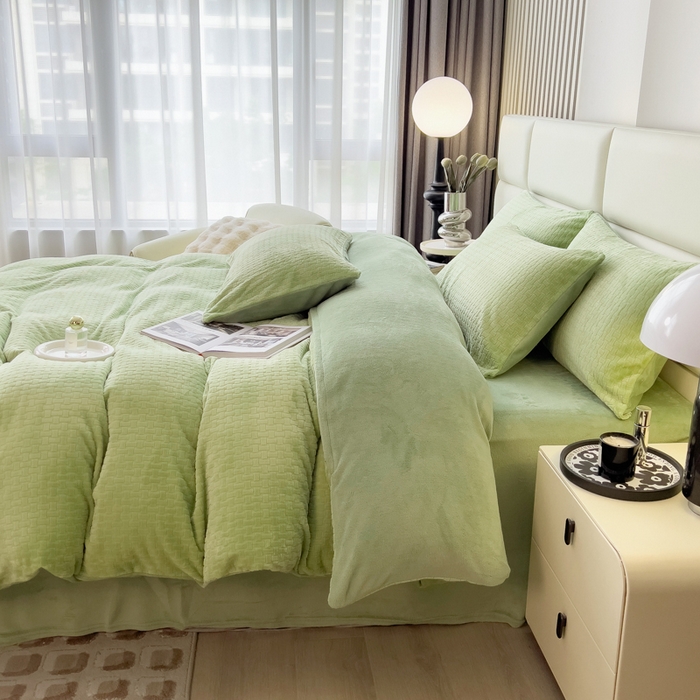 91家纺网 家纺一手货源 找家纺 印季家纺 2025新款立体剪花十字结牛奶绒四件套 草绿