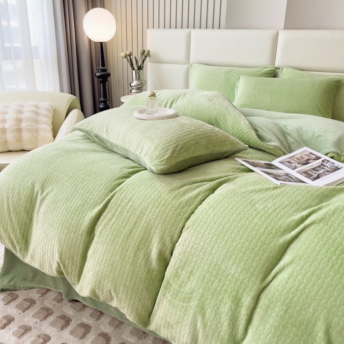 91家纺网 家纺一手货源 找家纺 印季家纺 2025新款立体剪花十字结牛奶绒四件套 草绿