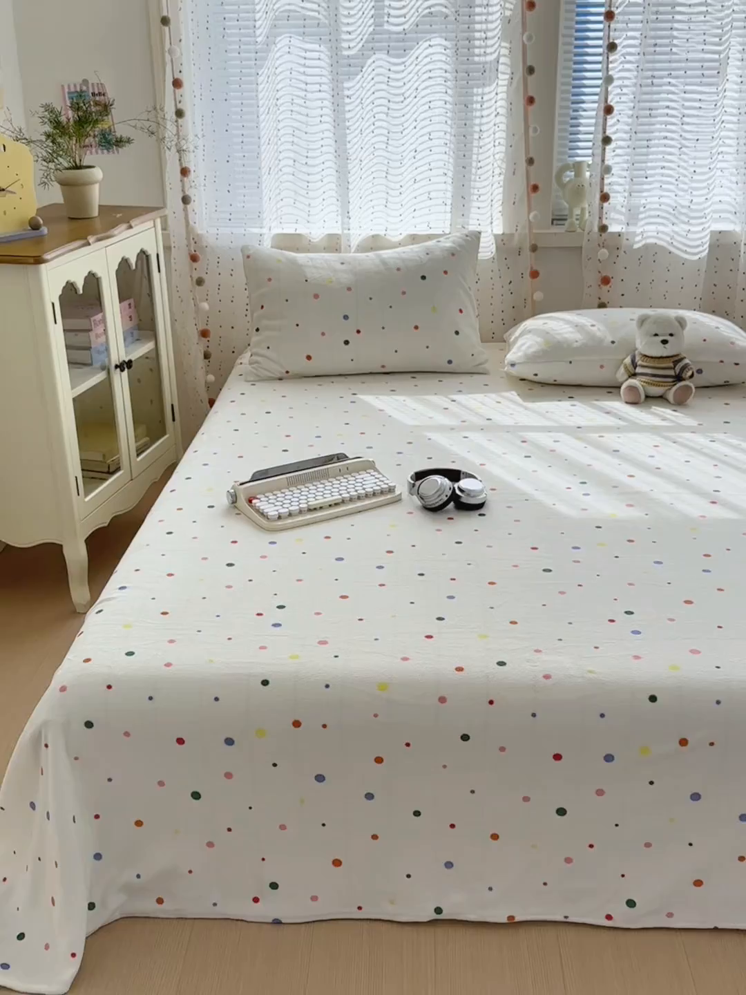 91家纺网 家纺一手货源 找家纺 沐芷 2025 A类牛奶绒床单高克重加厚床单单件加绒床单三件套珊瑚绒 提供买家秀（下载文件包，包含买家秀） 【绒】彩色波点