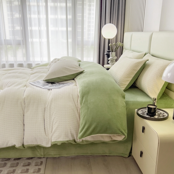 91家纺网 家纺一手货源 找家纺 印季家纺 2025新款立体剪花十字结牛奶绒四件套 奶白-草绿