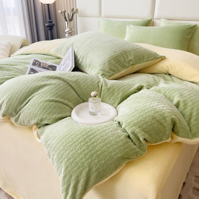 91家纺网 家纺一手货源 找家纺 印季家纺 2025新款立体剪花十字结牛奶绒四件套 草绿-亮黄