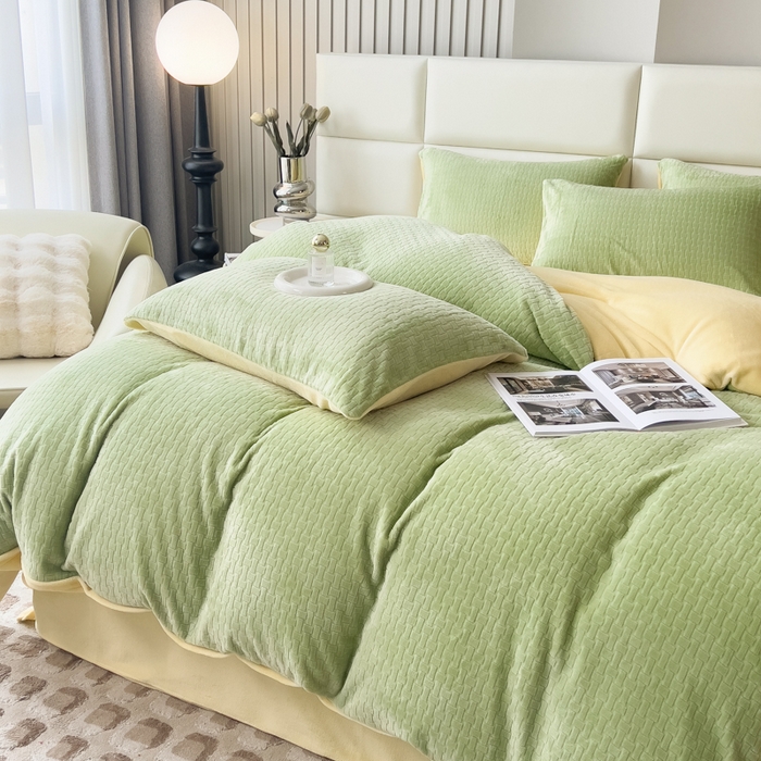 91家纺网 家纺一手货源 找家纺 印季家纺 2025新款立体剪花十字结牛奶绒四件套 草绿-亮黄