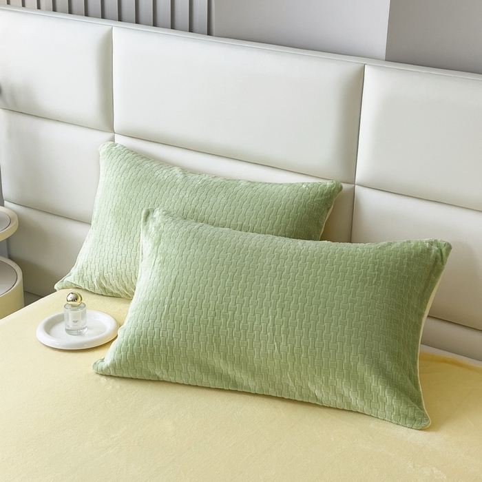 91家纺网 家纺一手货源 找家纺 印季家纺 2025新款立体剪花十字结牛奶绒四件套 草绿-亮黄