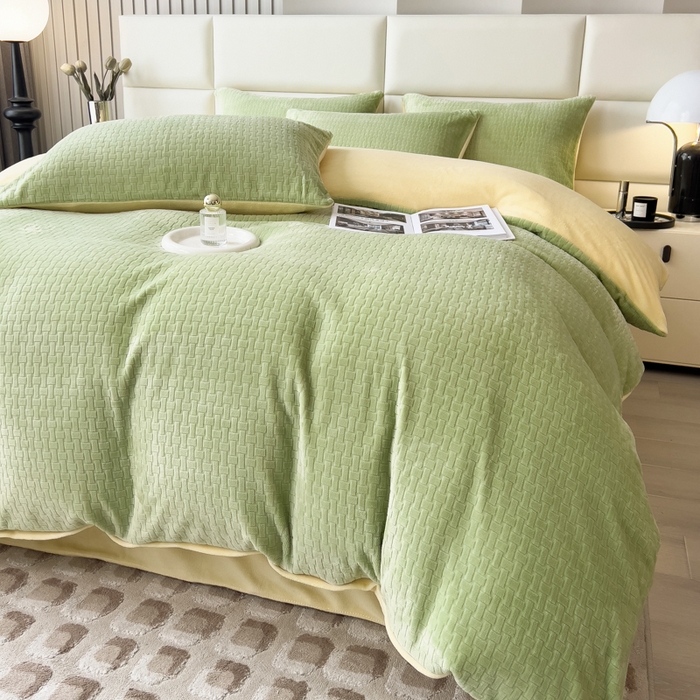 91家纺网 家纺一手货源 找家纺 印季家纺 2025新款立体剪花十字结牛奶绒四件套 草绿-亮黄