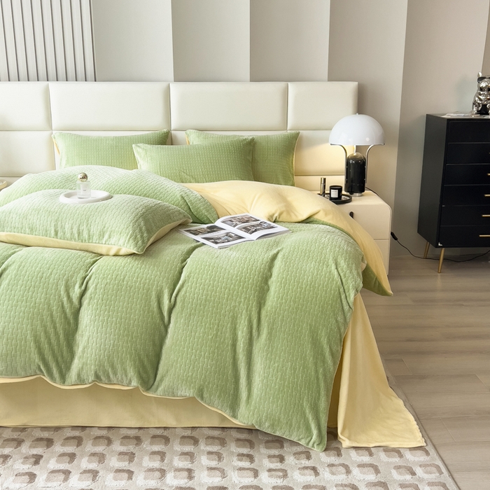 91家纺网 家纺一手货源 找家纺 印季家纺 2025新款立体剪花十字结牛奶绒四件套 草绿-亮黄