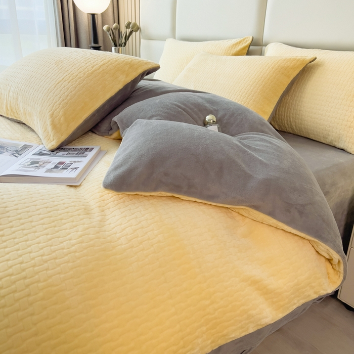 91家纺网 家纺一手货源 找家纺 印季家纺 2025新款立体剪花十字结牛奶绒四件套 亮黄-灰