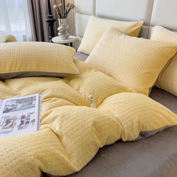 91家纺网 家纺一手货源 找家纺 印季家纺 2025新款立体剪花十字结牛奶绒四件套 亮黄-灰