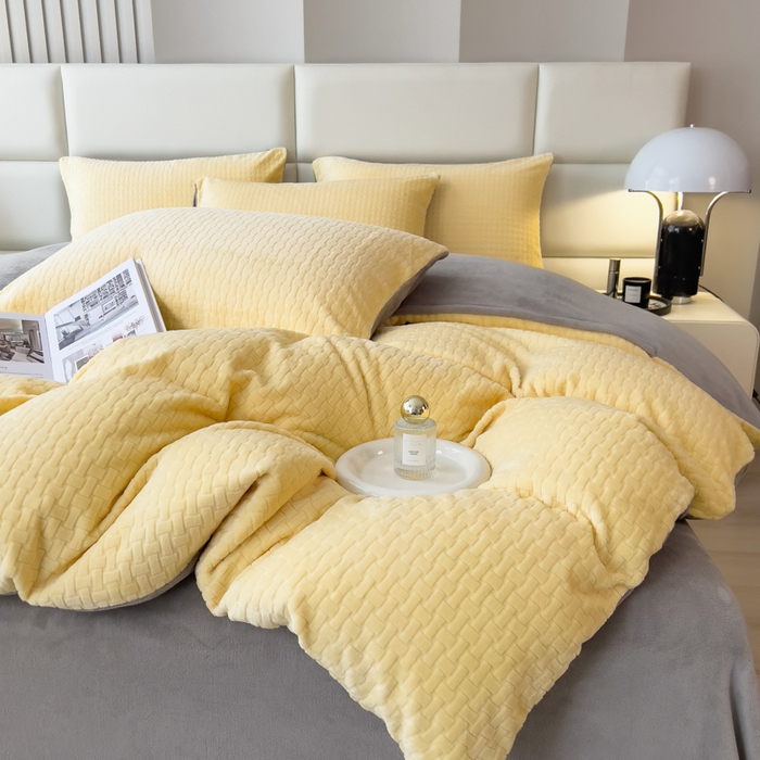 91家纺网 家纺一手货源 找家纺 印季家纺 2025新款立体剪花十字结牛奶绒四件套 亮黄-灰