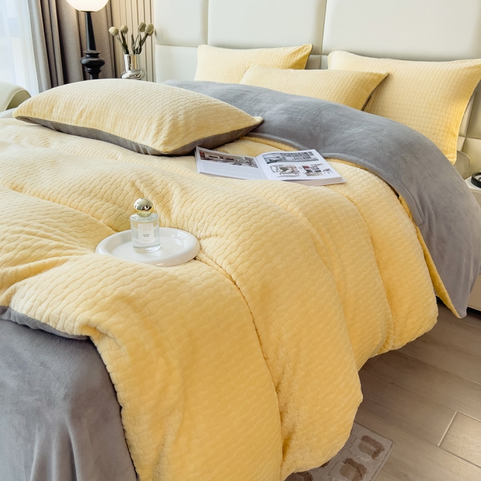 91家纺网 家纺一手货源 找家纺 印季家纺 2025新款立体剪花十字结牛奶绒四件套 亮黄-灰