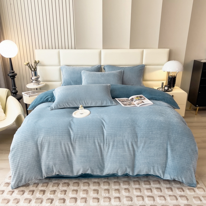 91家纺网 家纺一手货源 找家纺 印季家纺 2025新款立体剪花十字结牛奶绒四件套 蓝灰