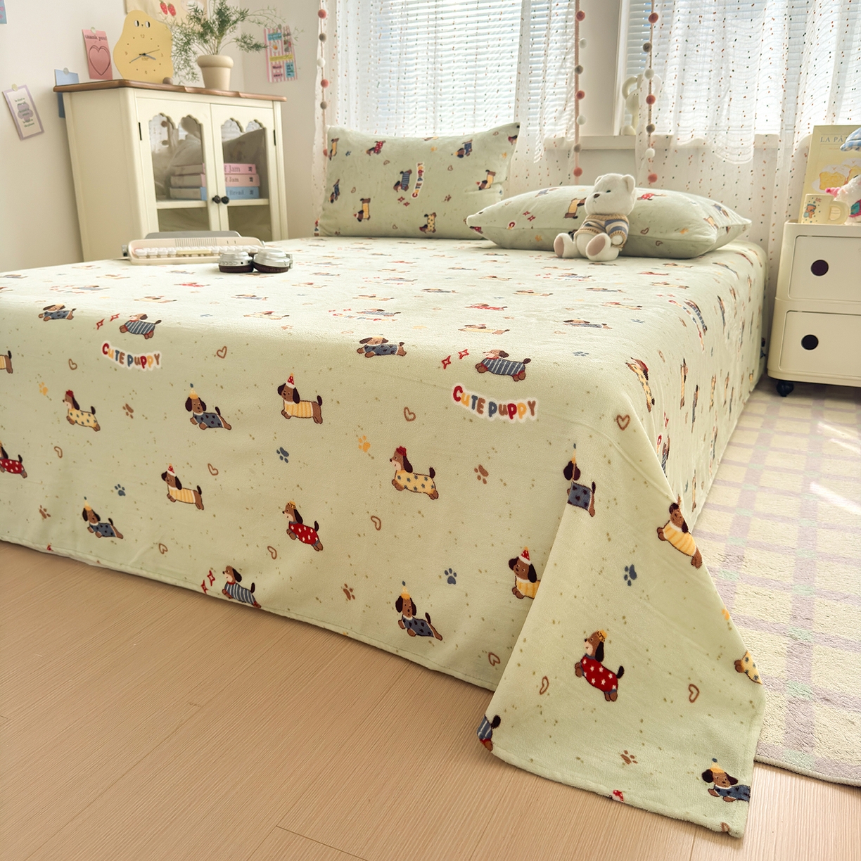 91家纺网 家纺一手货源 找家纺 沐芷 2025 A类牛奶绒床单高克重加厚床单单件加绒床单三件套珊瑚绒 提供买家秀（下载文件包，包含买家秀） 【绒】绿色腊肠狗