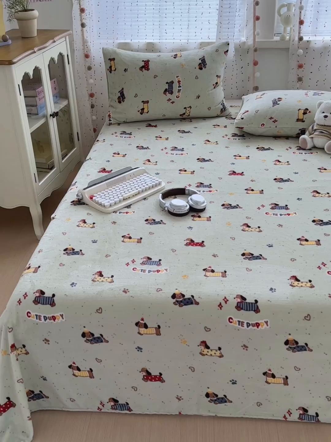 91家纺网 家纺一手货源 找家纺 沐芷 2025 A类牛奶绒床单高克重加厚床单单件加绒床单三件套珊瑚绒 提供买家秀（下载文件包，包含买家秀） 【绒】绿色腊肠狗