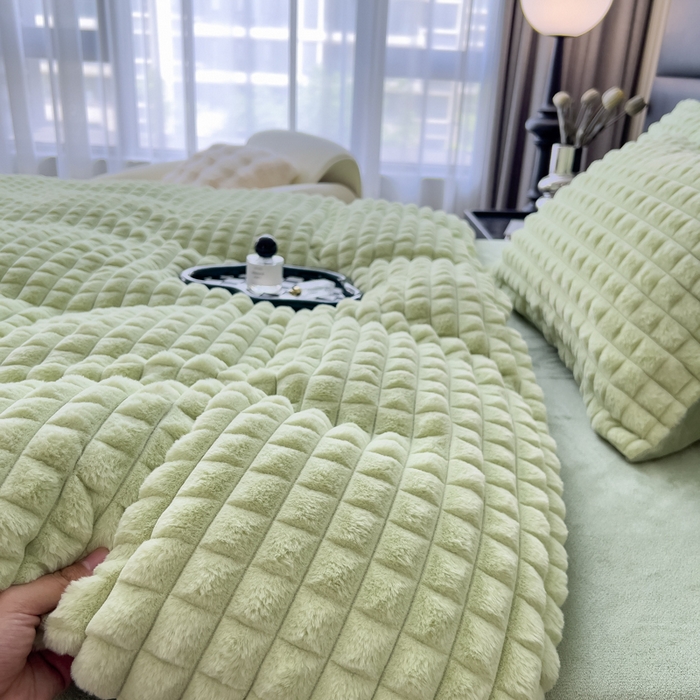 91家纺网 家纺一手货源 找家纺 （总）印季家纺 2025新款立体剪花格子兔毛绒四件套