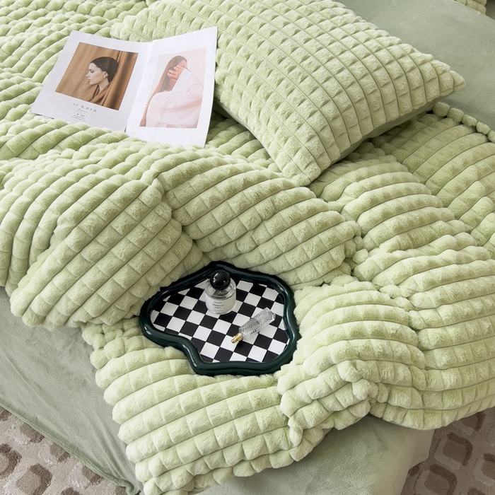 91家纺网 家纺一手货源 找家纺 （总）印季家纺 2025新款立体剪花格子兔毛绒四件套