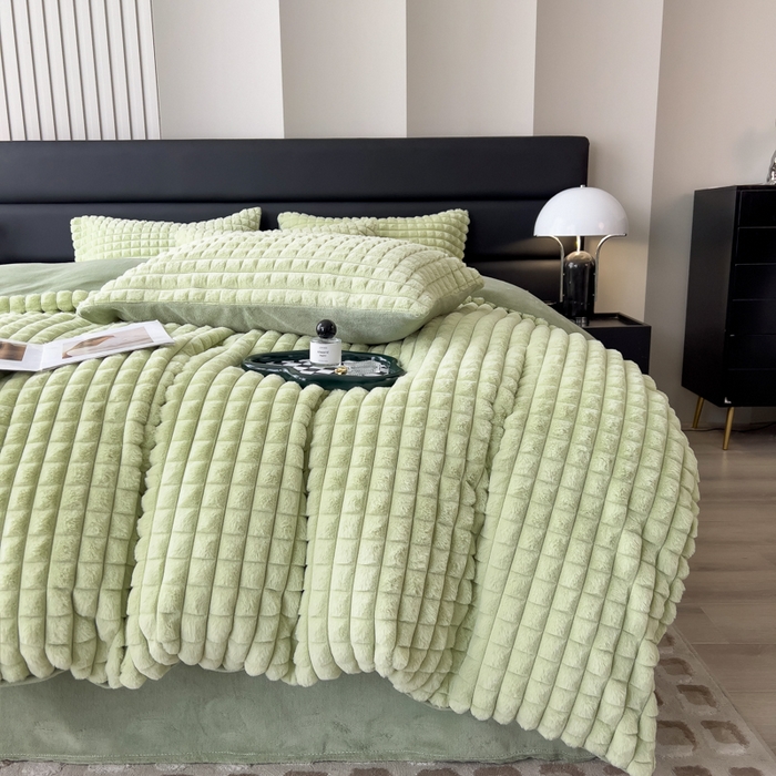 91家纺网 家纺一手货源 找家纺 （总）印季家纺 2025新款立体剪花格子兔毛绒四件套