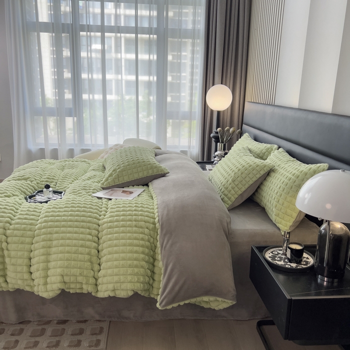 91家纺网 家纺一手货源 找家纺 印季家纺 2025新款立体剪花格子兔毛绒四件套 草绿-灰