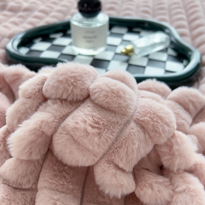 91家纺网 家纺一手货源 找家纺 印季家纺 2025新款立体剪花格子兔毛绒四件套 豆沙-灰