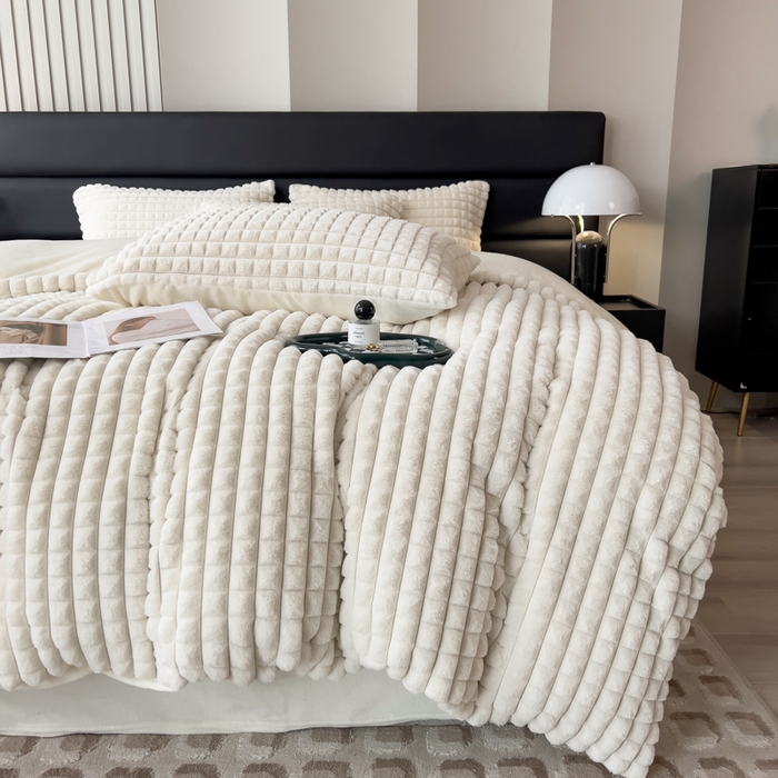 印季家纺 2025新款立体剪花格子兔毛绒四件套 奶白