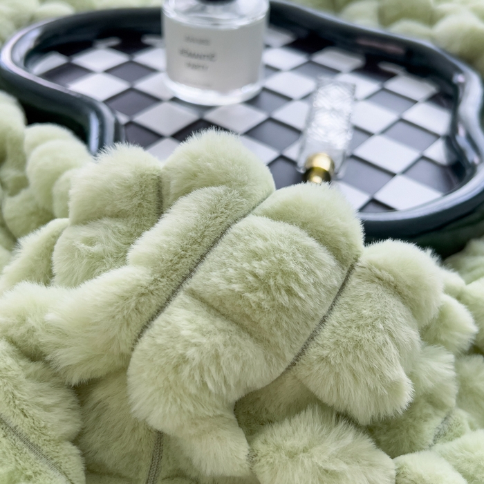 91家纺网 家纺一手货源 找家纺 印季家纺 2025新款立体剪花格子兔毛绒四件套 草绿-灰