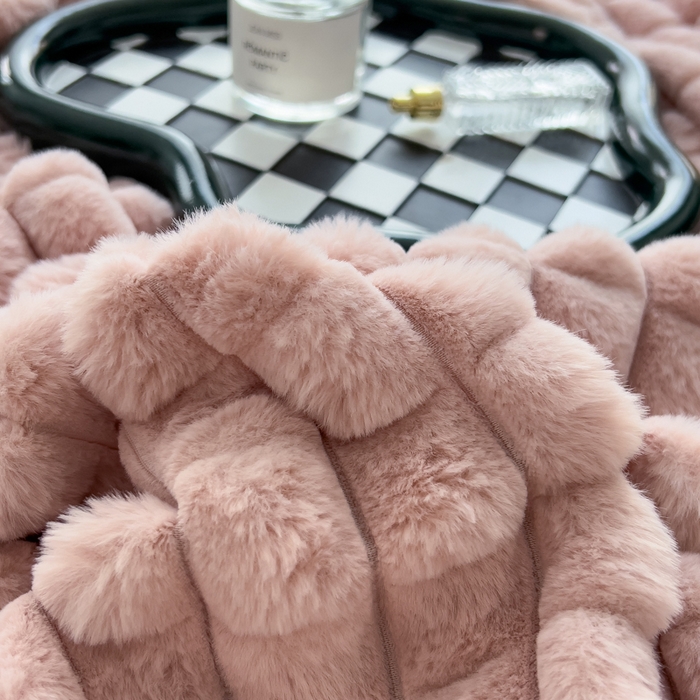 91家纺网 家纺一手货源 找家纺 印季家纺 2025新款立体剪花格子兔毛绒四件套 豆沙