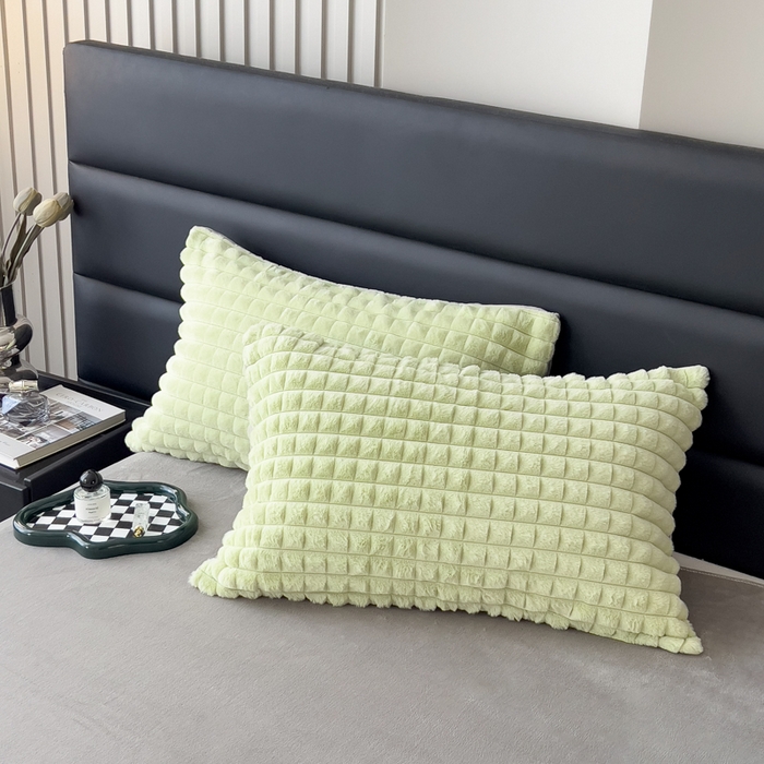 91家纺网 家纺一手货源 找家纺 印季家纺 2025新款立体剪花格子兔毛绒四件套 草绿-灰