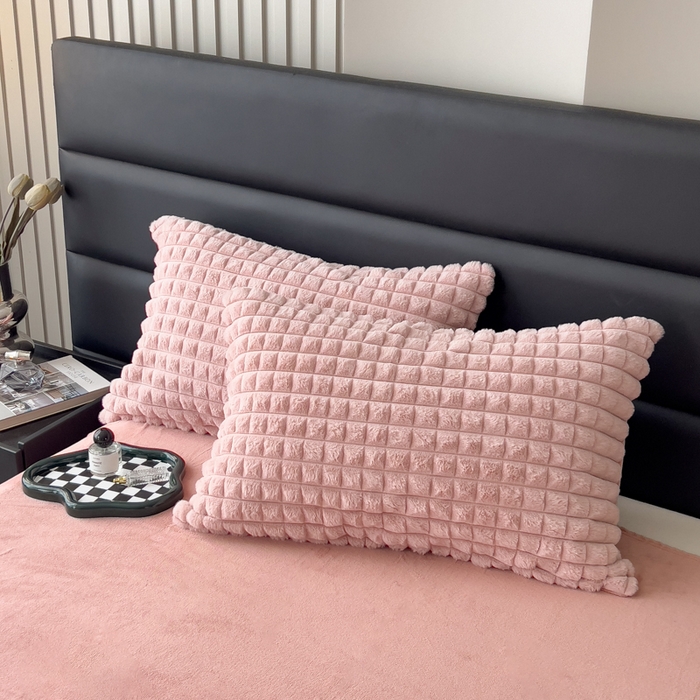 91家纺网 家纺一手货源 找家纺 印季家纺 2025新款立体剪花格子兔毛绒四件套 豆沙