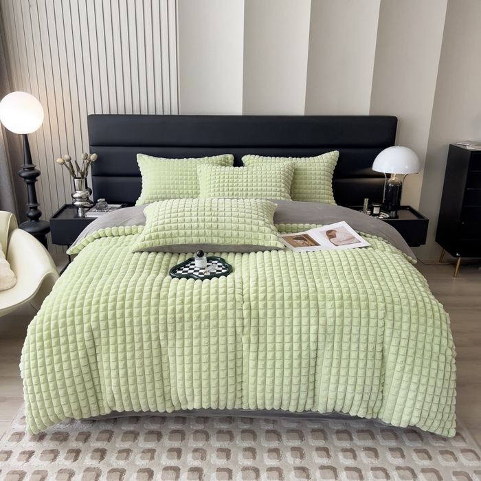 91家纺网 家纺一手货源 找家纺 印季家纺 2025新款立体剪花格子兔毛绒四件套 草绿-灰