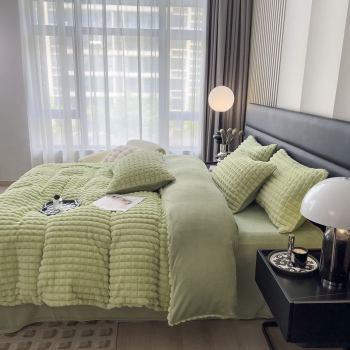 91家纺网 家纺一手货源 找家纺 印季家纺 2025新款立体剪花格子兔毛绒四件套 草绿